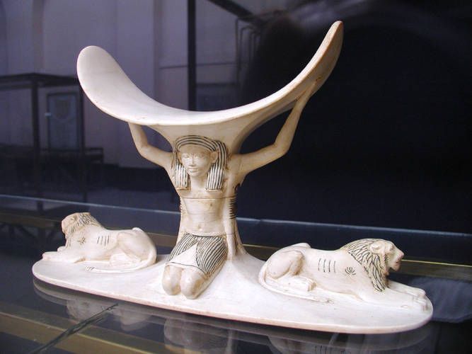 File:Tutankhamun headrest.jpg