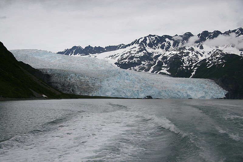 File:Aialik Glacier 1.jpg