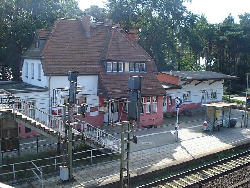 File:Bahnhof Potsdam-Rehbrücke.jpg