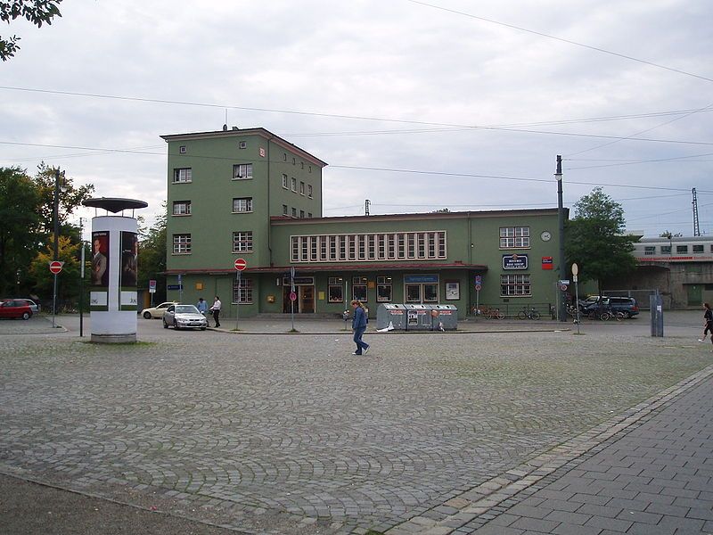 File:Bahnhof augsburg-oberhausen.JPG