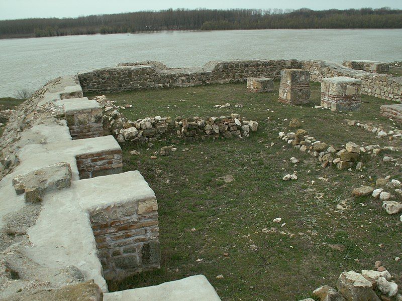 File:Capidava Ruins 7.jpg