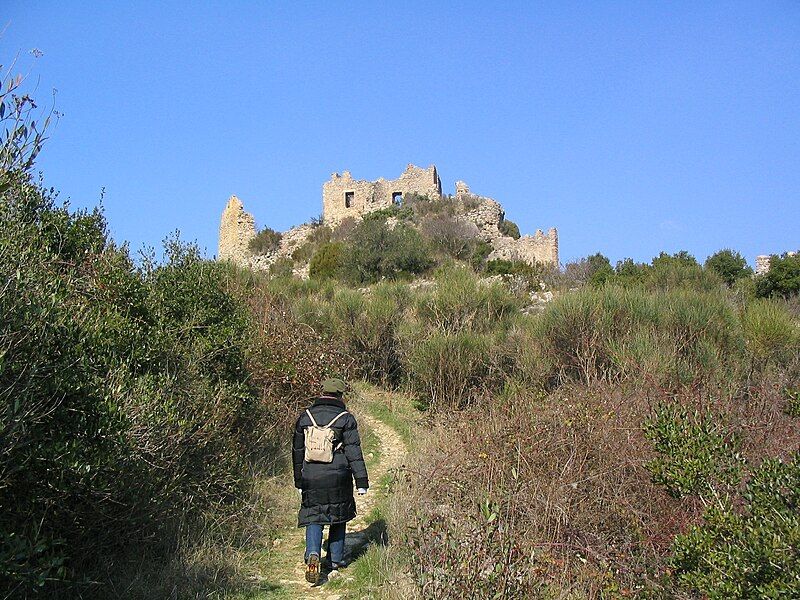 File:Château de Padern.jpg