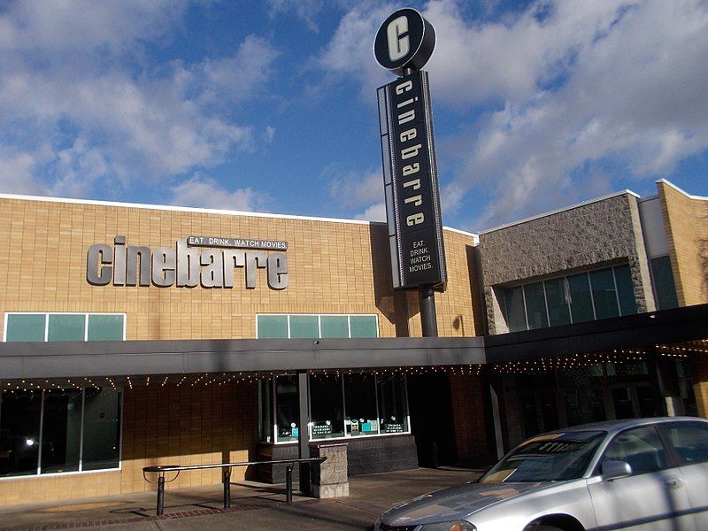 File:Cinebarre, Salem, Oregon.jpg