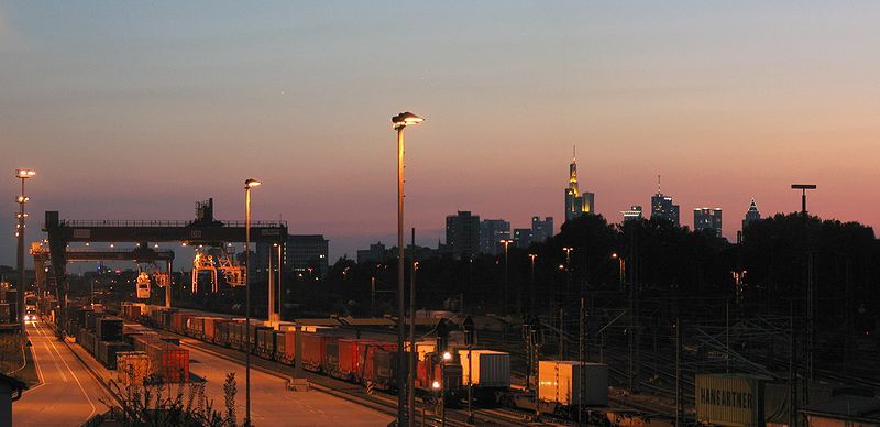 File:Containerbahnhof FFM.jpg