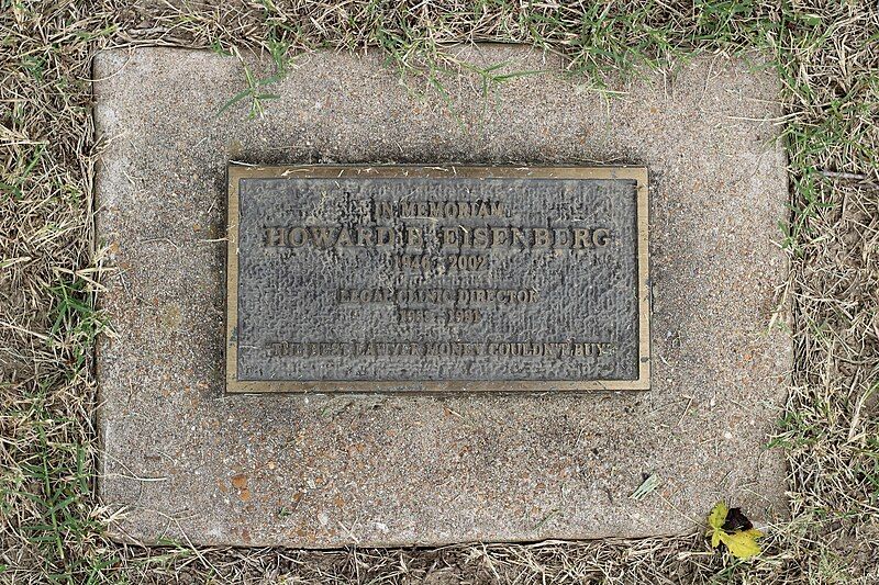 File:Eisenberg Memorial.jpg