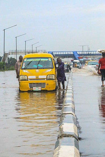 File:Flooded expressway 1.jpg