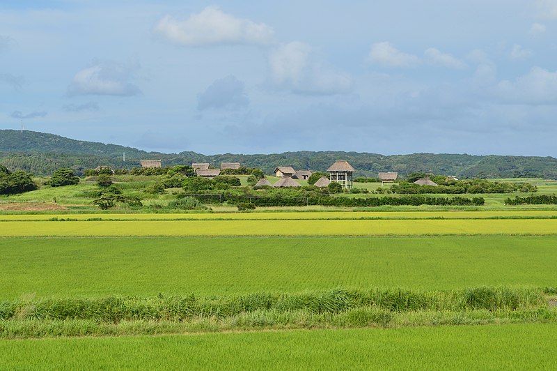 File:Harunotsuji Ruins, enkei-3.jpg