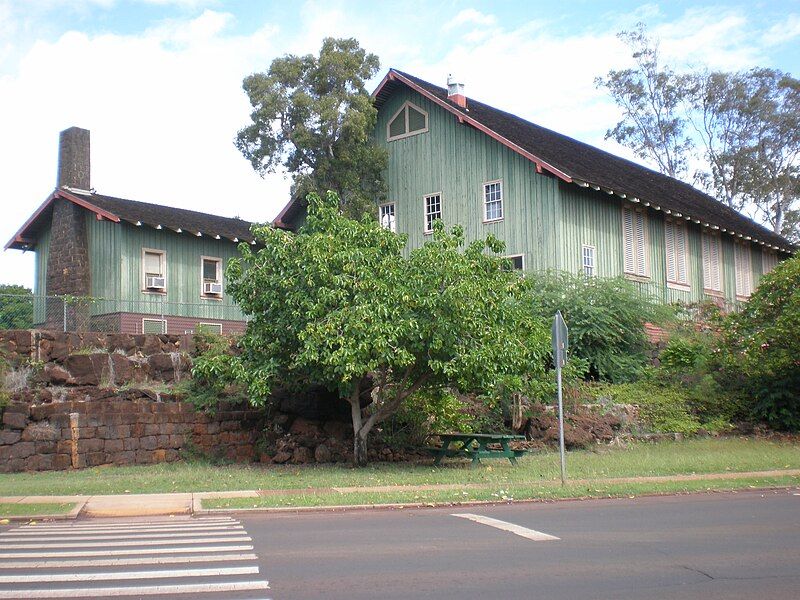 File:Kauai-Waimea-clubhouses-lite.JPG