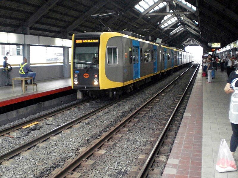 File:LRT-1 Blumentritt 2011.jpg