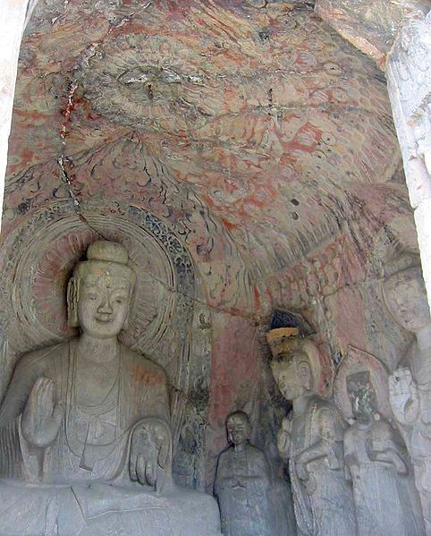 File:Longmen-binyang-middle-cave-wideshot.jpg