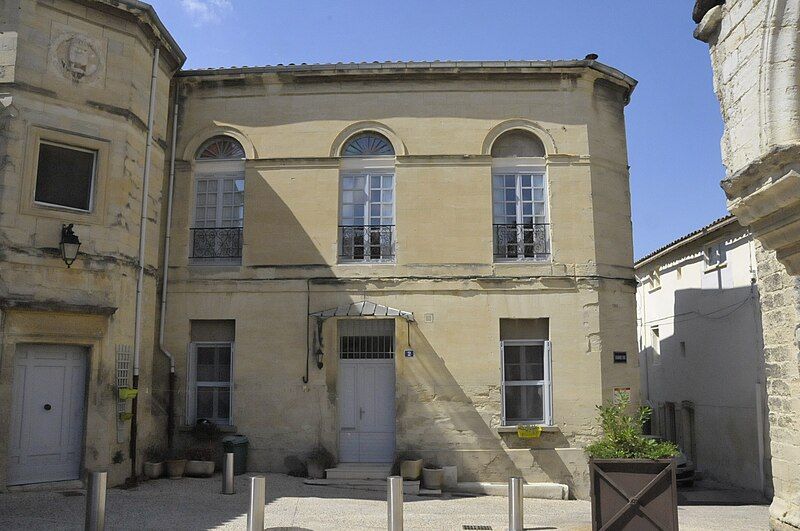 File:Mairie-ancienne-de-Barbentane-CTH.JPG