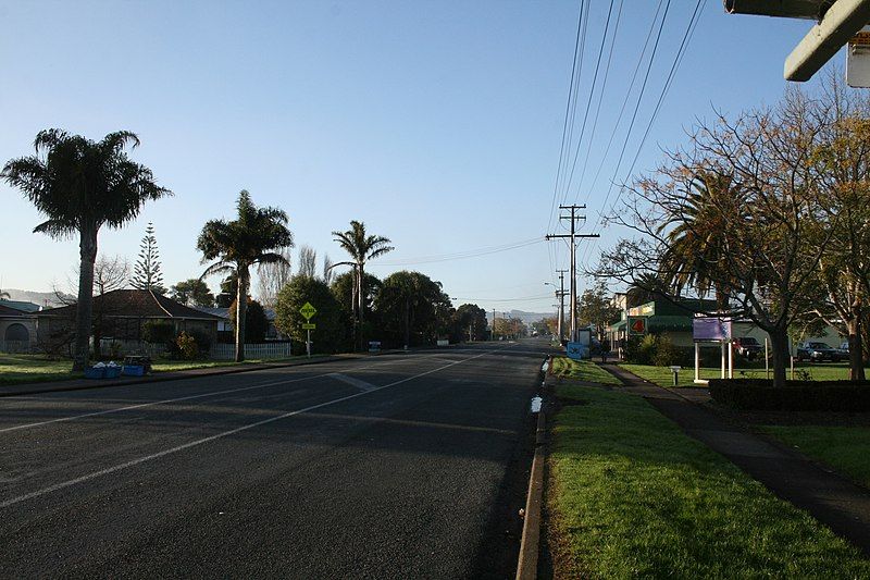 File:Parakai, Helensville, NZ.JPG