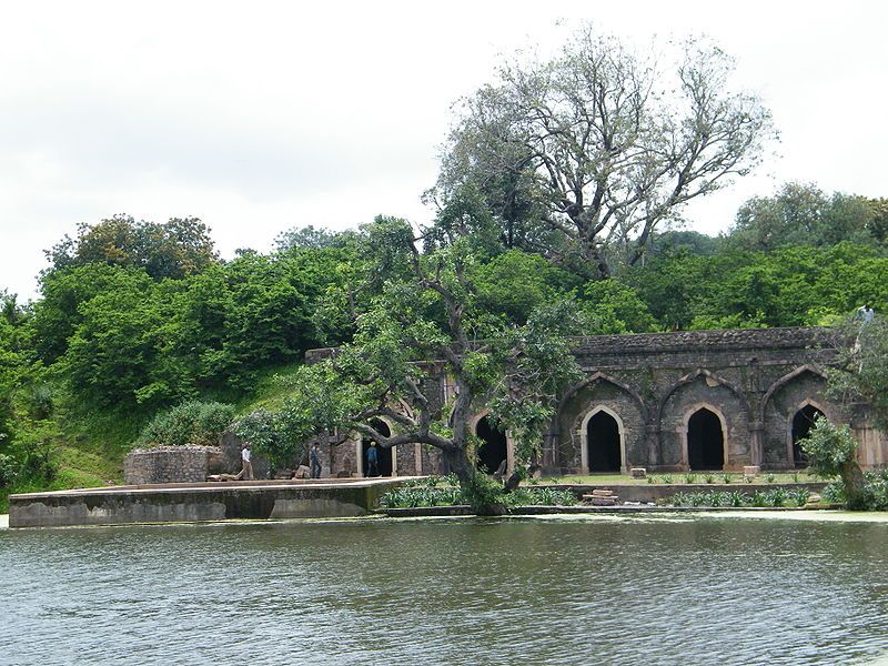 File:Rewa Kund.JPG