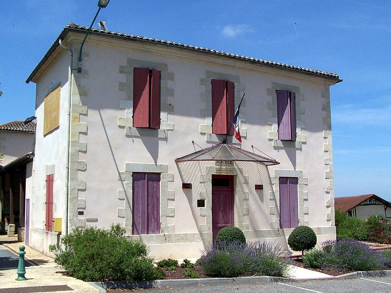 File:Saint-Sauveur-de-Meilhan Mairie.jpg