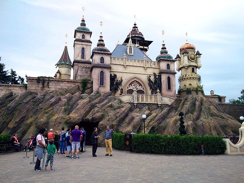 File:Symbolica (Efteling) 20170521.jpg