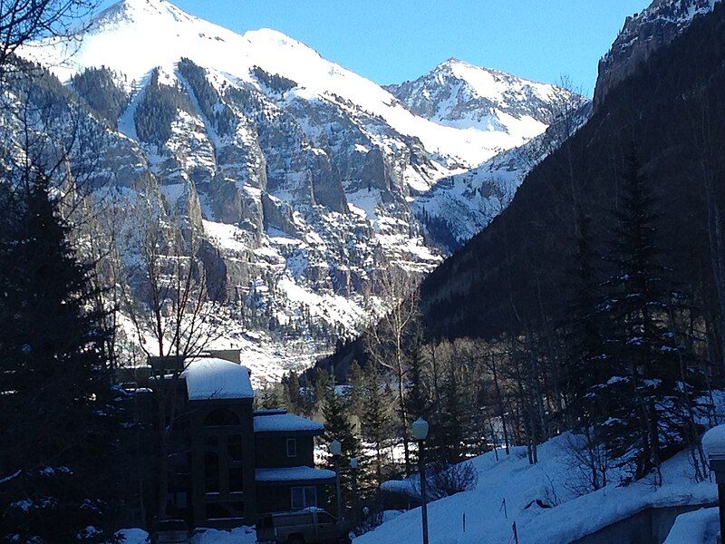 File:Telluride Mountains.JPG