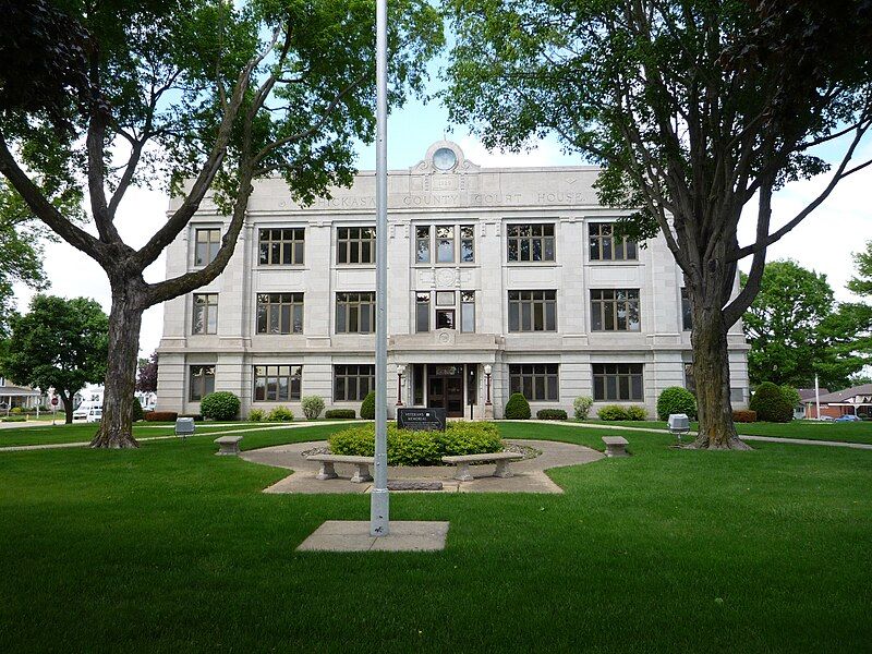 File:2009-0528-NewHampton-ChickasawCtycourthouse.jpg