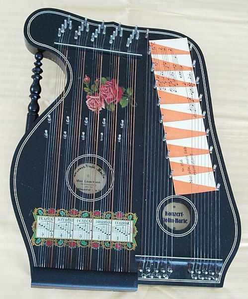 File:5-Akkord-Violinzither.jpg