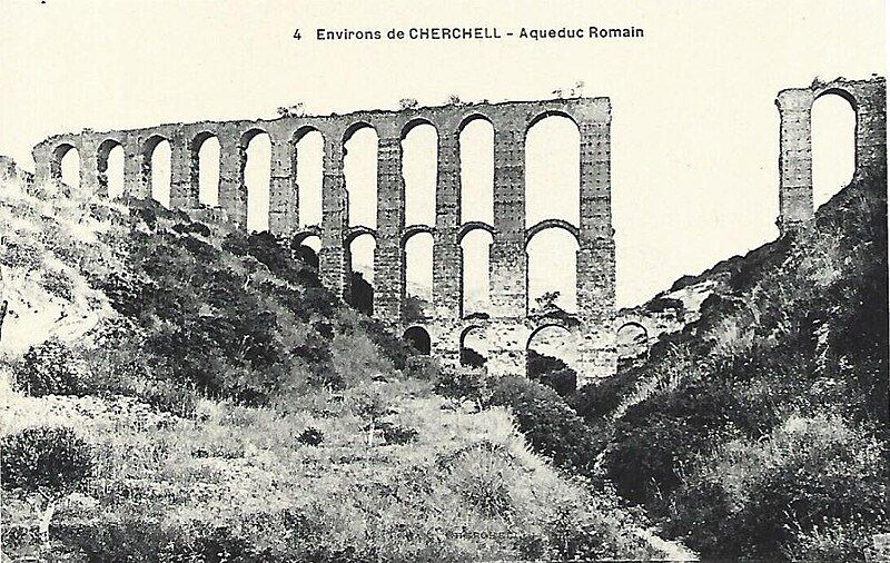 File:Algérie.Cherchell.Aqueduc Romain.jpg