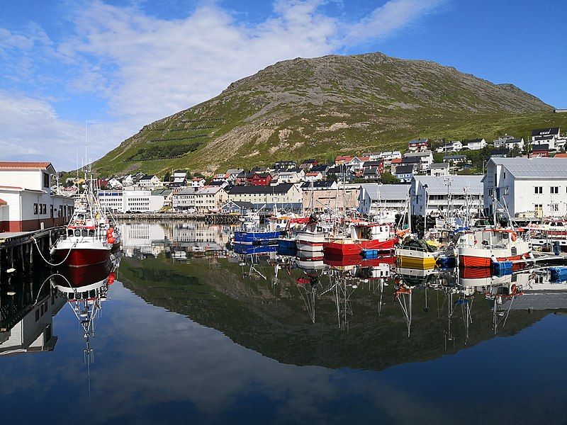 File:Blick auf Honningsvåg.jpg