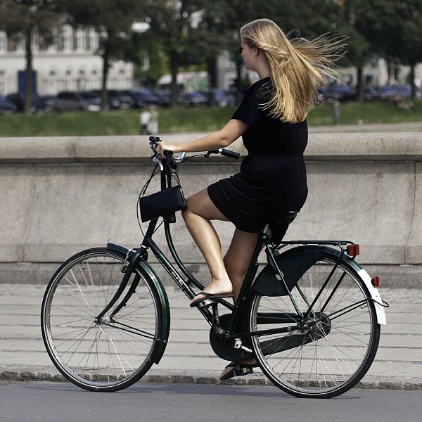 File:Copenhagen cycle chic.jpg