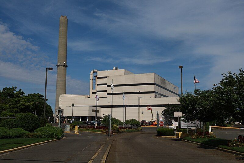 File:Covanta Hempstead 2021c.jpg