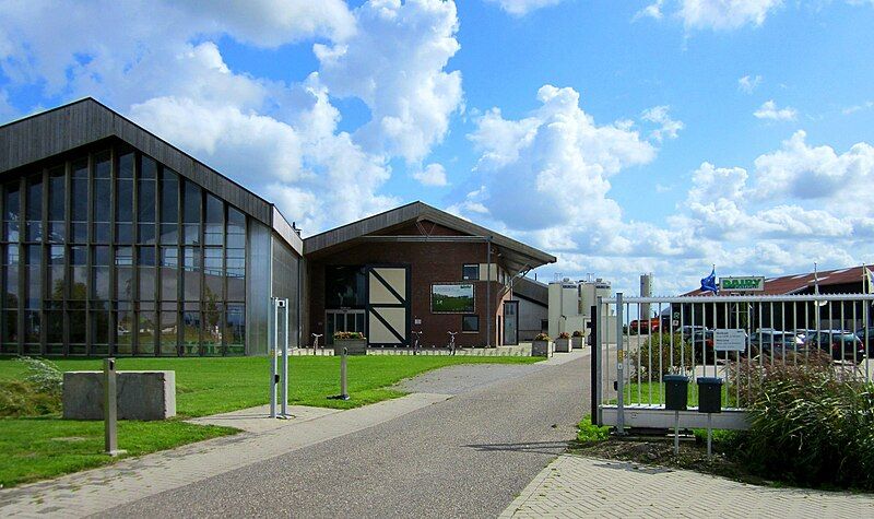 File:Dairy Campus Ljouwert02.jpg