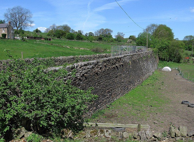 File:Fritchley tramway embankment.jpg