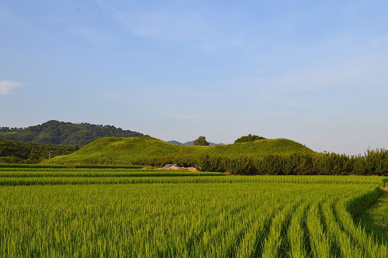 File:Funazuka-kofun (Saga) enkei.JPG