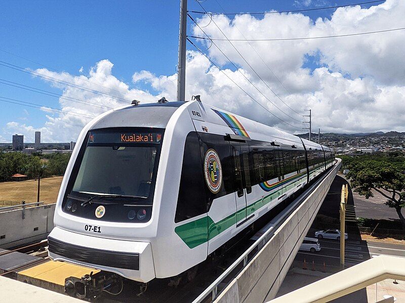 File:Honolulu Skyline train.jpg