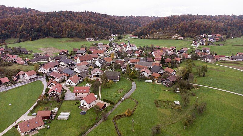 File:Hotedršica aerial.jpg