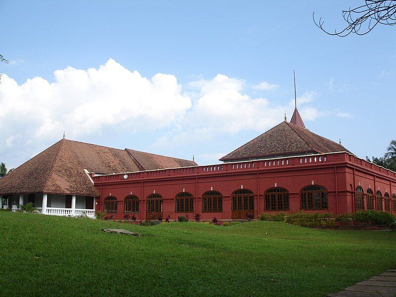 File:Kanakakkunnu Palace.jpg