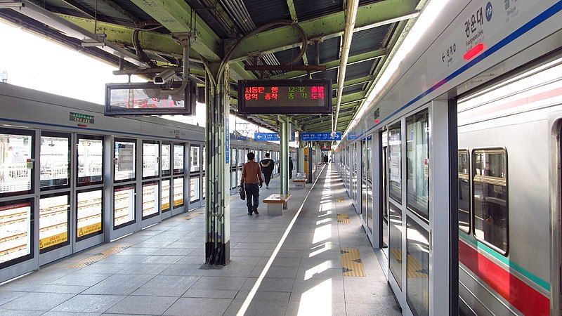 File:Korail-119-Kwangwoon-university-station-platform-20181122-123400.jpg