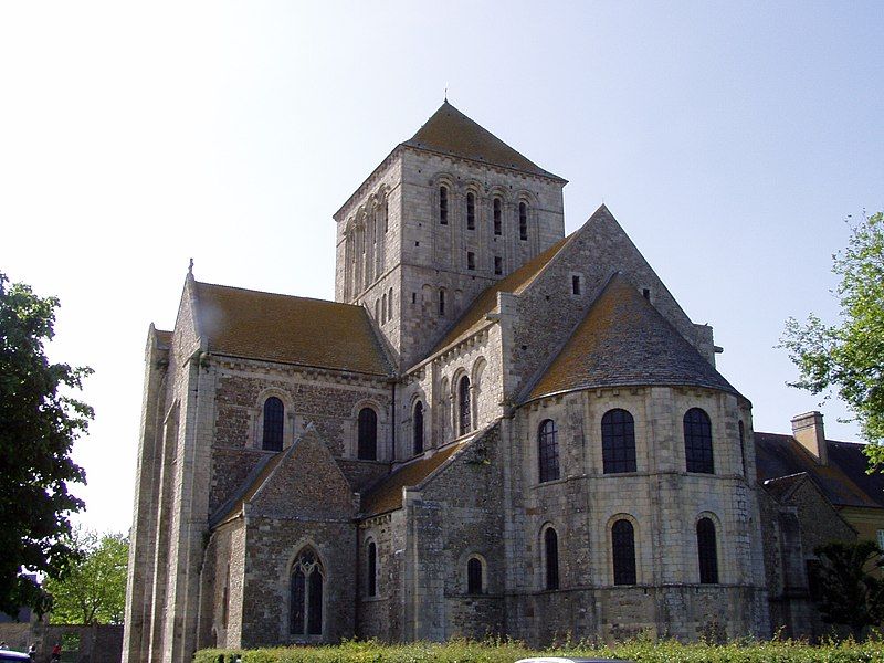 File:Lessay abbaye chevet.JPG