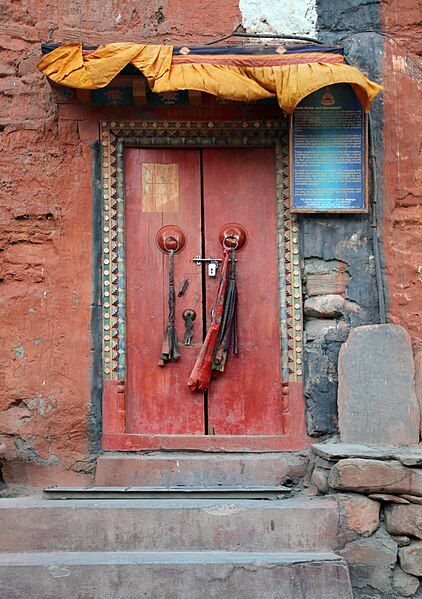 File:Mustang-Kagbeni-29-Gompa-Tuer-2015-gje.jpg