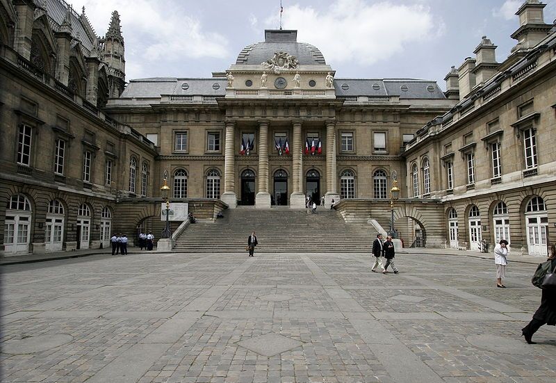 File:Palais-de-justice-paris.jpg