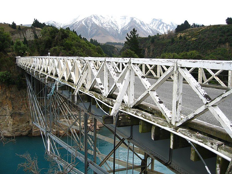 File:RakaiaGorgeBridge gobeirne.jpg