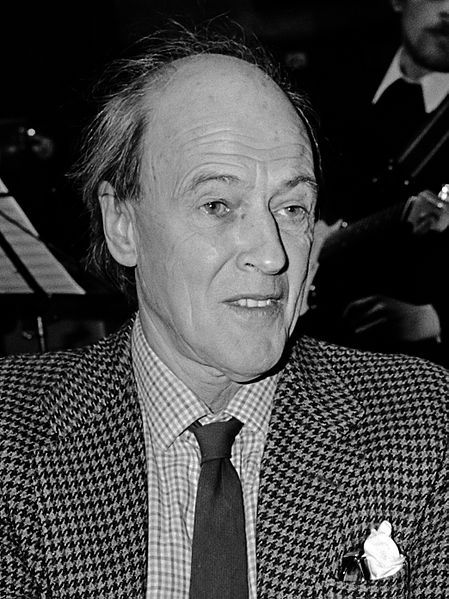 File:Roald Dahl (1982).jpg