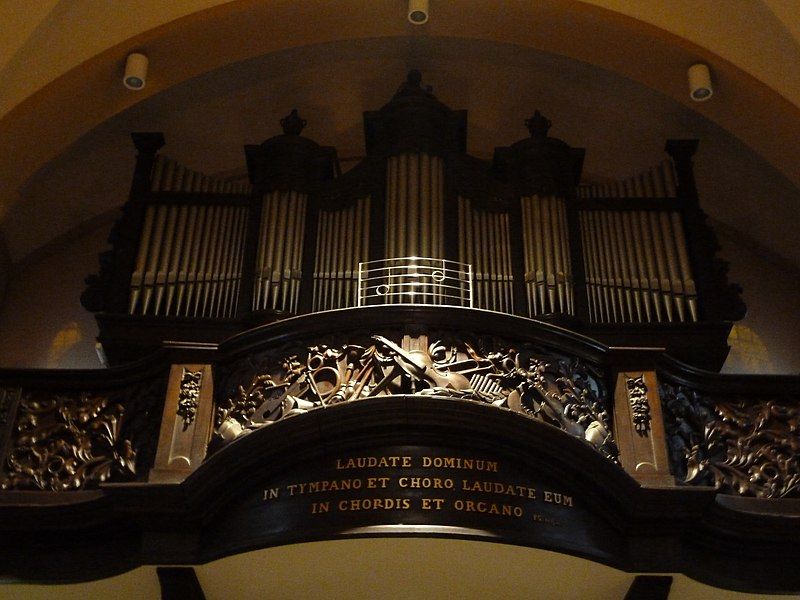 File:Simpelveld-Kerk-orgel.JPG