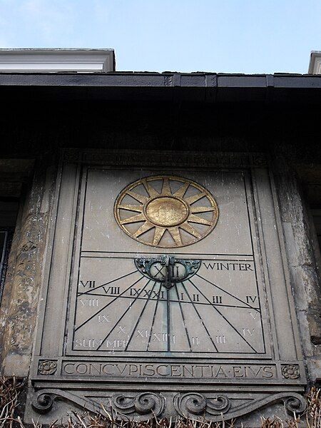 File:SunDial.JPG