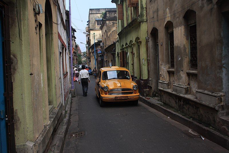 File:TaxiKolkata.JPG