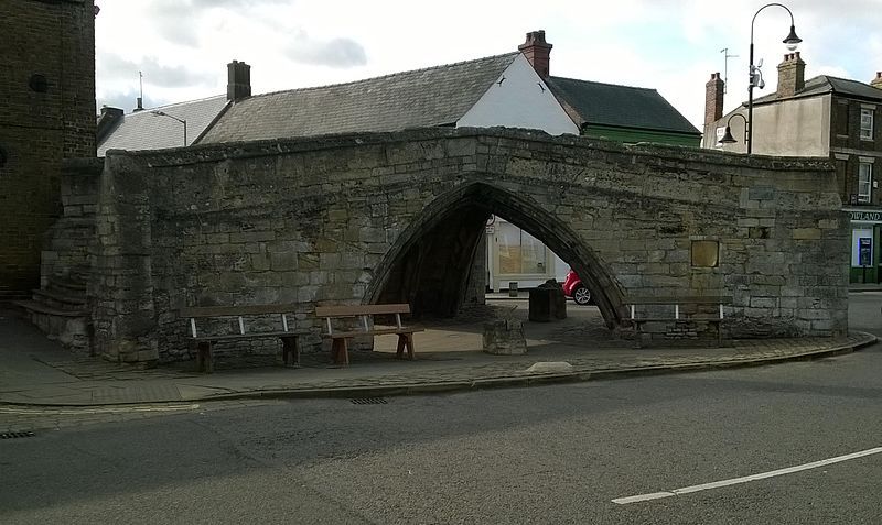 File:Trinity Bridge, Crowland.jpg