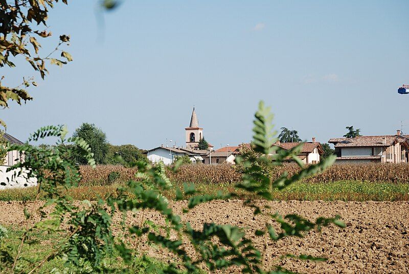 File:Urgnano-Frazione Basella.jpg