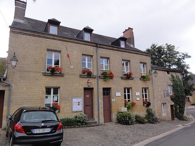 File:Évigny (Ardennes) mairie.JPG