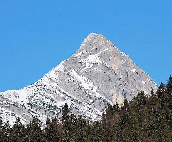 File:Arnplattenspitze von Süden.JPG