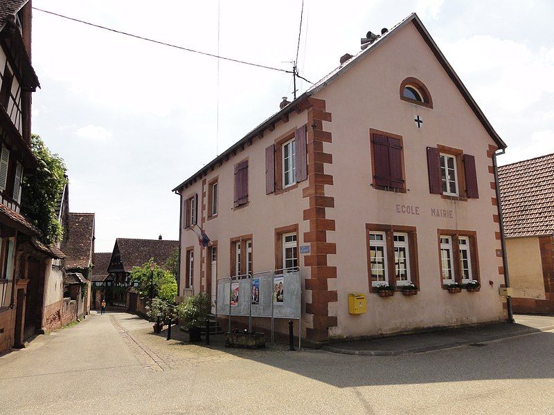 File:Bosselshausen Mairie-Ecole.JPG