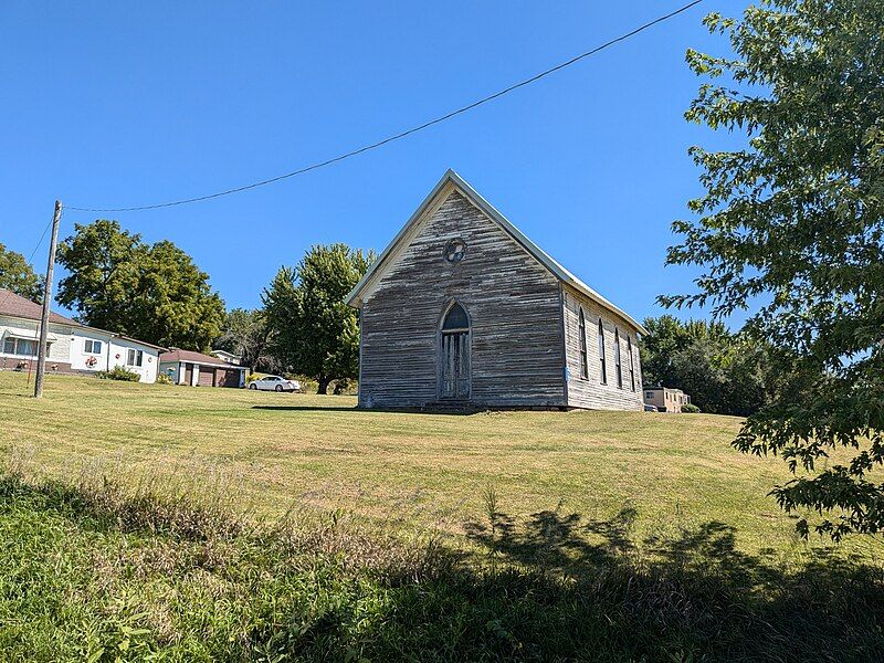 File:ChurchOnTheHillAugustaIowa.jpg