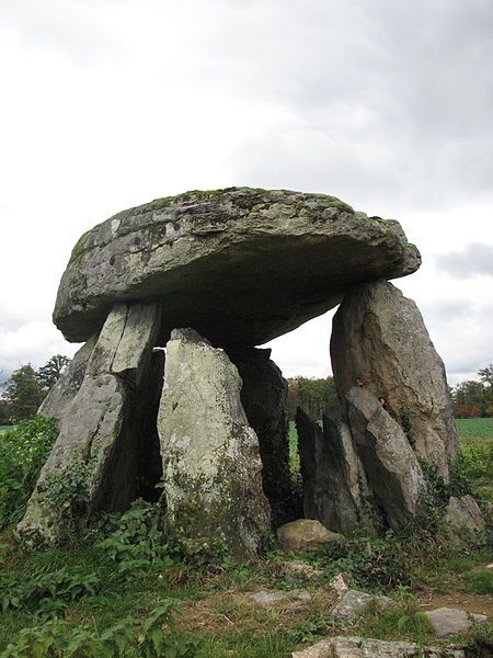 File:Dolmen Breuilaufa.jpg