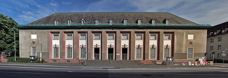 File:Ernst-von-Hülsen-Haus.jpg