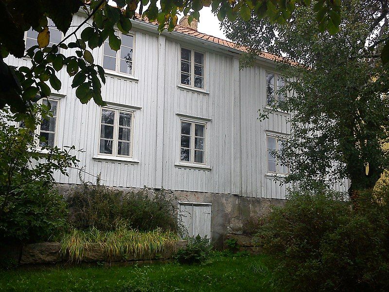 File:Kaptensgården i Grebbestad.jpg